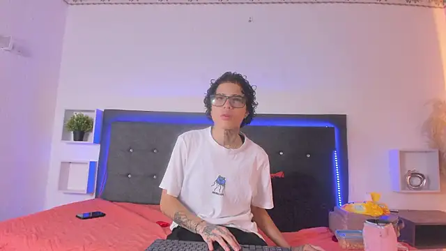 Ale cuzz online show from 03-17-26, 02:53