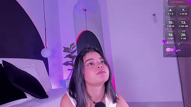 Snapshot of Rose_jener06 chatting on 06-09-26, 05:36 Rose jener06 online show from 06-09-26, 05:36
