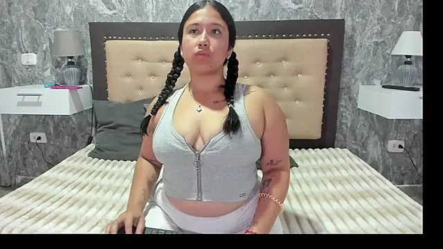 Daphne sweett online show from 02-25-26, 11:21