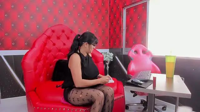 Snapshot of Lawuaifu11 chatting on 02-26-26, 07:47 Lawuaifu11 online show from 02-26-26, 07:47