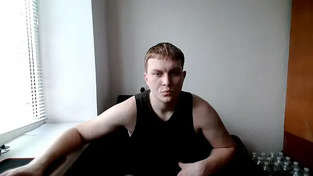 Snapshot of MrHeat_ chatting on 02-15-26, 12:37 MrHeat online show from 02-15-26, 12:37