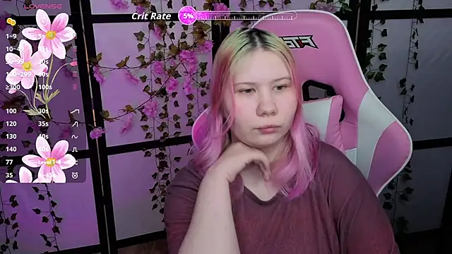 Snapshot of kitsune_little chatting on 04-21-26, 10:55 kitsune little online show from 04-21-26, 10:55