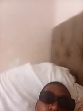 Snapshot of Leroyhotess chatting on 02-14-26, 10:15 Leroyhotess online show from 02-14-26, 10:15