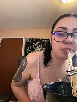 Snapshot of daniella_monroe chatting on 02-27-26, 05:46 daniella monroe online show from 02-27-26, 05:46