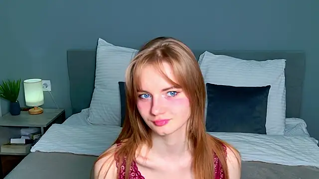 ElfieWhite online show from 05-10-26, 07:16