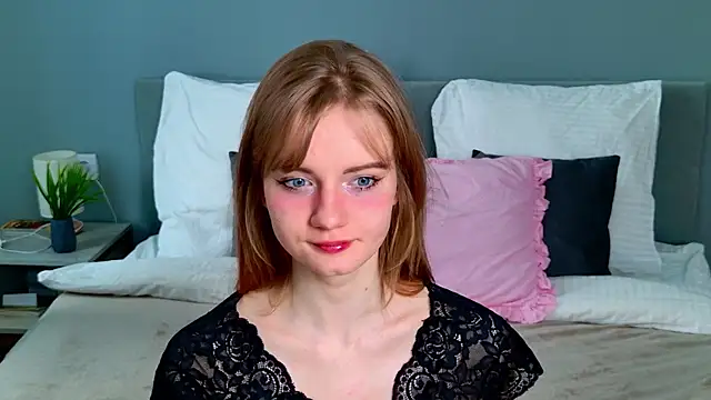 ElfieWhite online show from 05-11-26, 04:59
