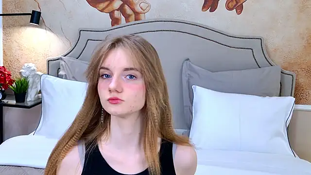 ElfieWhite online show from 03-12-26, 06:34