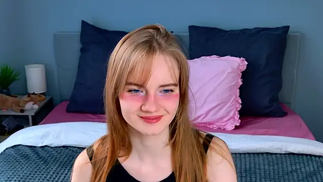 ElfieWhite online show from 05-06-26, 04:33