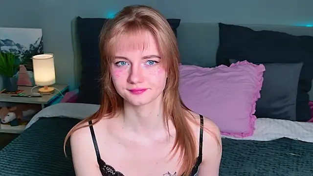 ElfieWhite online show from 05-27-26, 06:59