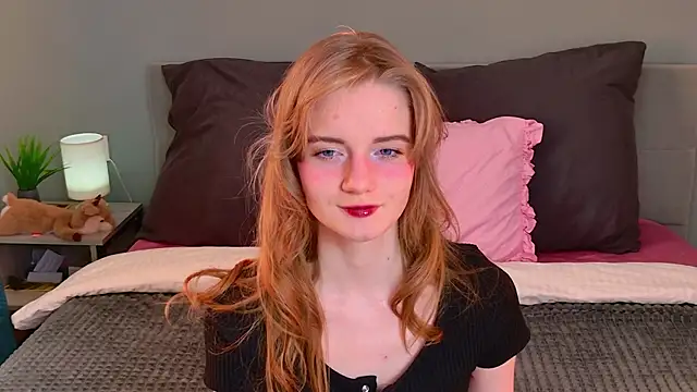 ElfieWhite online show from 05-07-26, 05:38