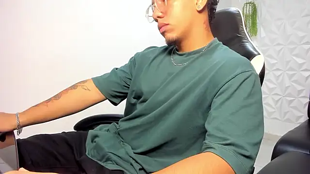 MaxSeduce23 online show from 02-19-26, 01:08