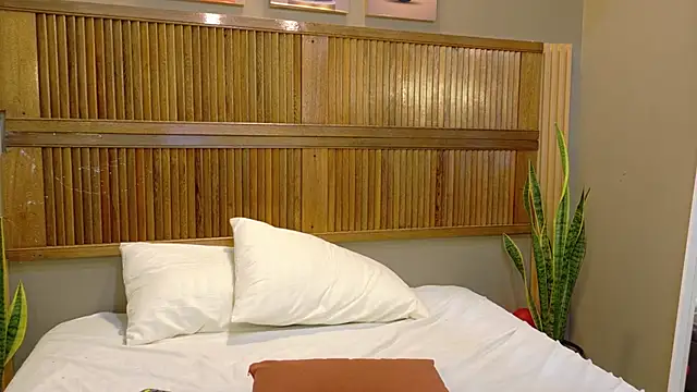 Snapshot of kaiawhite chatting on 04-18-26, 07:58 kaiawhite online show from 04-18-26, 07:58