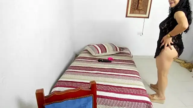 Snapshot of SWEETMILF_HOT chatting on 02-16-26, 06:06 SWEETMILF HOT online show from 02-16-26, 06:06