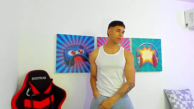 Snapshot of Thomas_walker14 chatting on 02-24-26, 01:01 Thomas walker14 online show from 02-24-26, 01:01