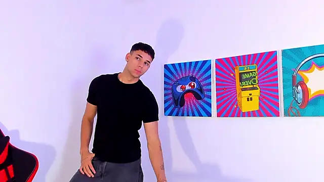 Snapshot of Thomas_walker14 chatting on 02-20-26, 12:51 Thomas walker14 online show from 02-20-26, 12:51