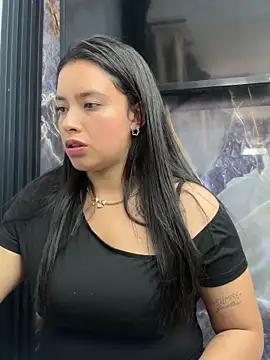 Snapshot of Miss_Bella_Flame chatting on 05-03-26, 06:33 Miss Bella Flame online show from 05-03-26, 06:33