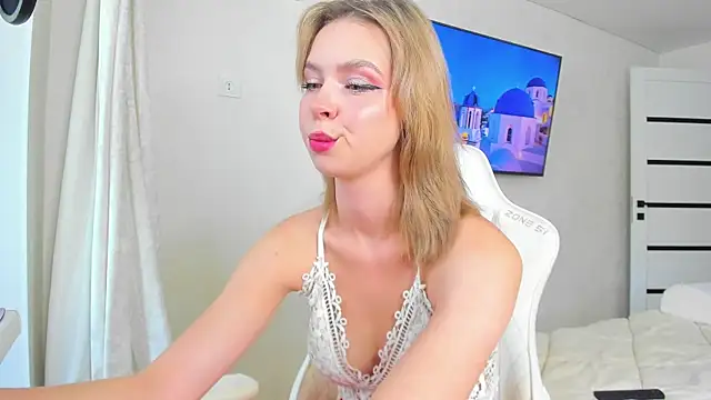 GlitchyDolly online show from 06-11-26, 04:20