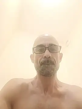 Snapshot of Micka3043 chatting on 08-09-26, 10:38 Micka3043 online show from 08-09-26, 10:38