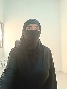aminaa  online show from 07-13-26, 06:51