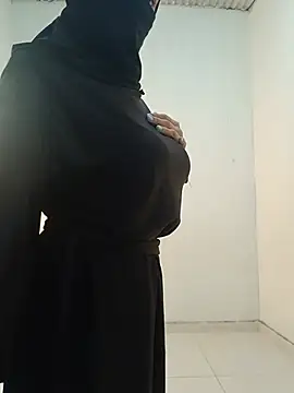 aminaa  online show from 07-04-26, 02:10