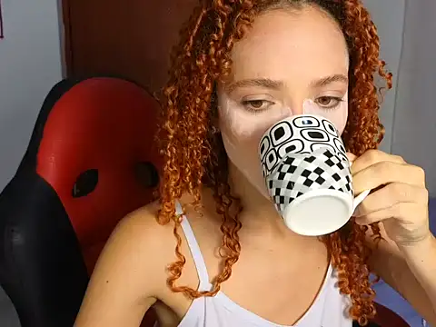 Snapshot of CandyyMonroe chatting on 02-20-26, 12:07 CandyyMonroe online show from 02-20-26, 12:07