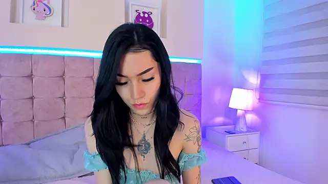 Snapshot of Megan_Morphy chatting on 02-27-26, 01:00 Megan Morphy online show from 02-27-26, 01:00