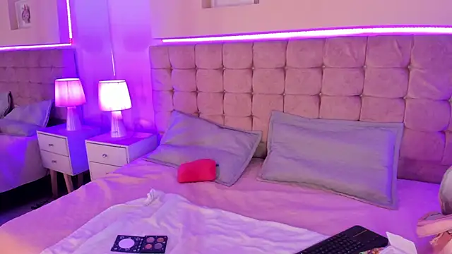 Snapshot of Megan_Morphy chatting on 02-19-26, 01:30 Megan Morphy online show from 02-19-26, 01:30