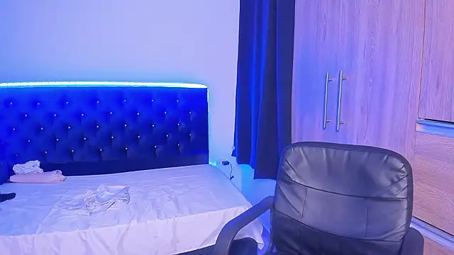 Snapshot of sky_honey chatting on 02-16-26, 08:40 sky honey online show from 02-16-26, 08:40