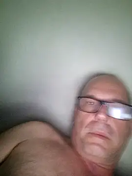 Snapshot of Ulisesss69 chatting on 02-23-26, 02:02 Ulisesss69 online show from 02-23-26, 02:02