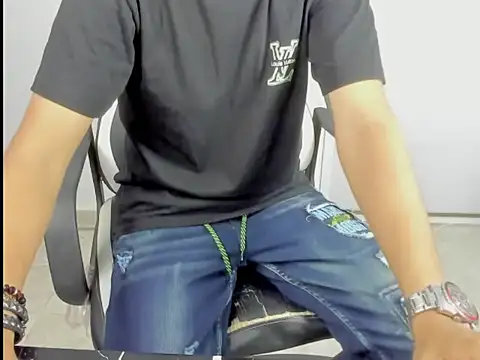 Snapshot of badboy_master chatting on 02-19-26, 07:33 badboy master online show from 02-19-26, 07:33