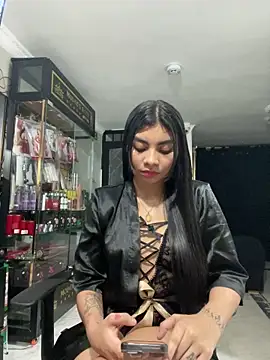 eimmy  skinny online show from 04-12-26, 12:14