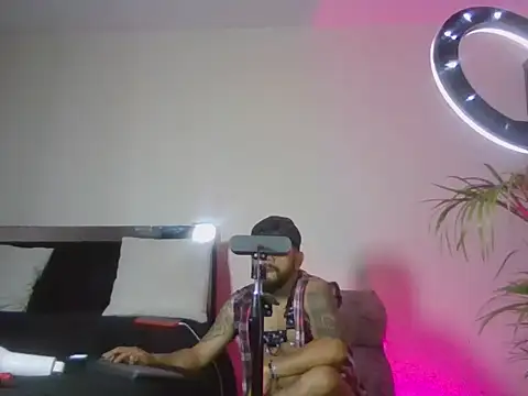 Snapshot of King_bear_25 chatting on 02-28-26, 10:59 King bear 25 online show from 02-28-26, 10:59