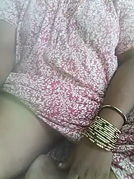 Snapshot of tamilkaviya431 chatting on 06-18-26, 03:49 tamilkaviya431 online show from 06-18-26, 03:49