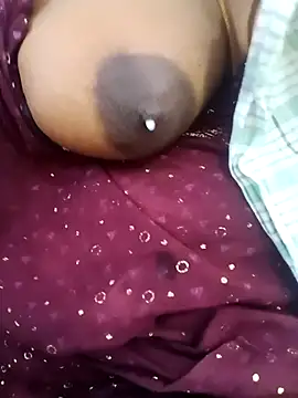 Snapshot of tamilkaviya431 chatting on 02-21-26, 09:44 tamilkaviya431 online show from 02-21-26, 09:44