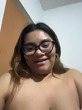 Snapshot of ludmila_x chatting on 02-19-26, 05:59 ludmila x online show from 02-19-26, 05:59