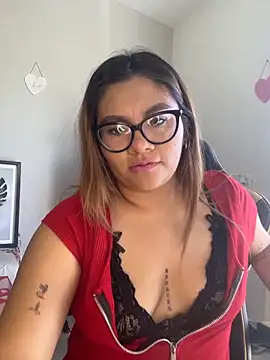 Snapshot of ludmila_x chatting on 02-15-26, 10:30 ludmila x online show from 02-15-26, 10:30