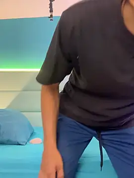 abrilandjulian online show from 03-23-26, 11:32