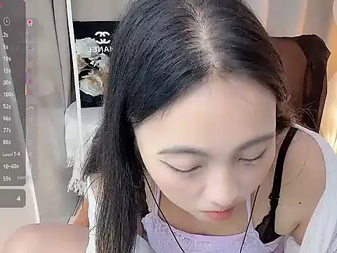 Snapshot of Lydia-668 chatting on 02-14-26, 04:45 Lydia-668 online show from 02-14-26, 04:45