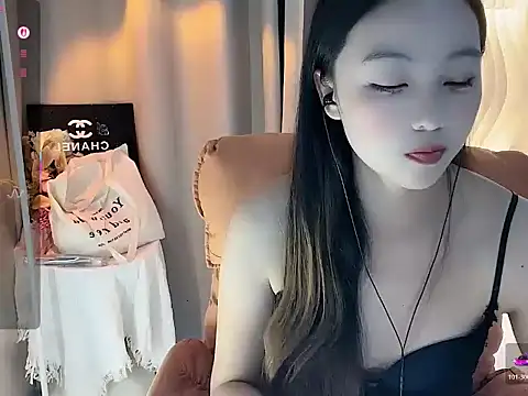 Snapshot of Lydia-668 chatting on 02-18-26, 03:37 Lydia-668 online show from 02-18-26, 03:37