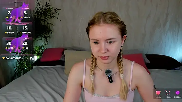 Snapshot of Linda__Bloom chatting on 07-02-26, 03:23 Linda Bloom online show from 07-02-26, 03:23