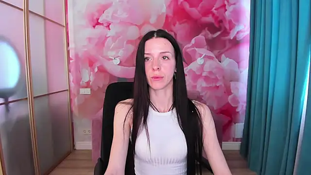 Snapshot of NoirDiva chatting on 05-14-26, 06:21 NoirDiva online show from 05-14-26, 06:21