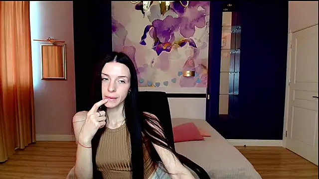 NoirDiva online show from 04-17-26, 06:05