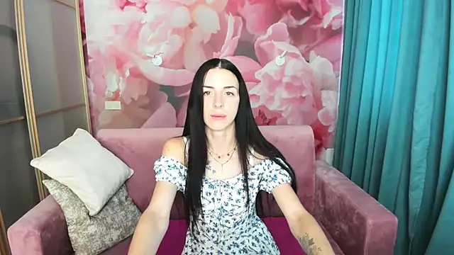 Snapshot of NoirDiva chatting on 07-07-26, 05:43 NoirDiva online show from 07-07-26, 05:43