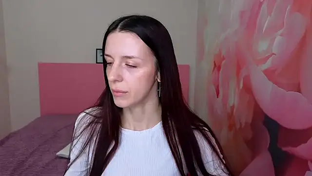 NoirDiva online show from 03-09-26, 12:41