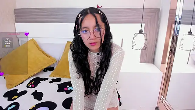 Emilyblussh online show from 03-18-26, 06:42