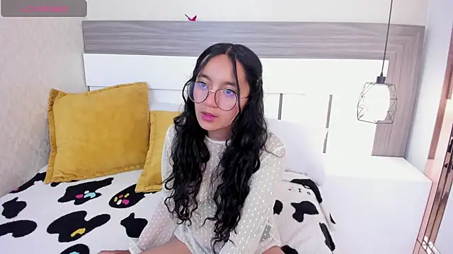 Emilyblussh online show from 03-11-26, 06:35