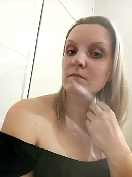 Snapshot of SusanGold9211 chatting on 02-27-26, 09:47 SusanGold9211 online show from 02-27-26, 09:47