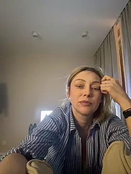 Snapshot of CarmenBlues_ chatting on 02-21-26, 08:22 CarmenBlues online show from 02-21-26, 08:22