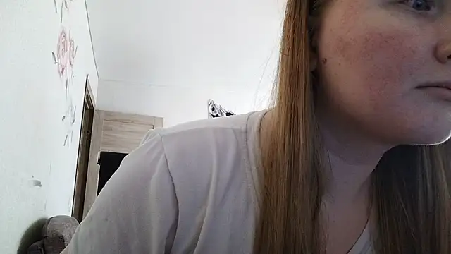 Snapshot of AnikaLipps chatting on 06-08-26, 04:40 AnikaLipps online show from 06-08-26, 04:40