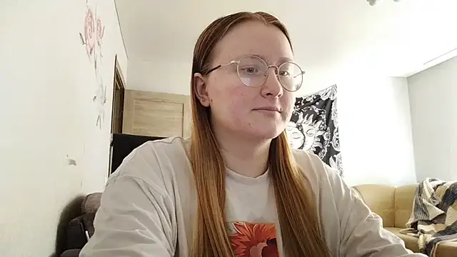 Snapshot of AnikaLipps chatting on 06-19-26, 01:50 AnikaLipps online show from 06-19-26, 01:50